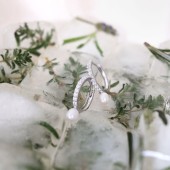 Cercei rotunzi argint cu perle naturale albe si cristale DiAmanti SK23215EL_W-G